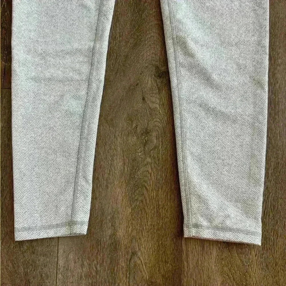 Kyodan Outdoor pants.  Women’s size medium. Grey and white in color. - Picture 3 of 10